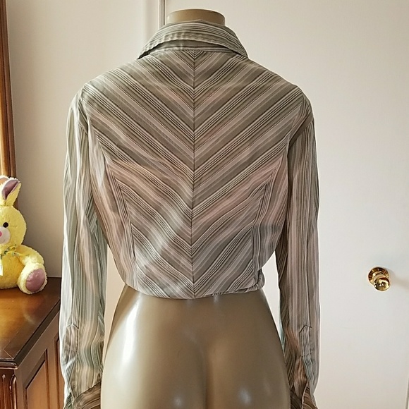 GREEN STRIPED BLOUSE BUTTONS DOWN THE FRONT - Picture 3 of 5